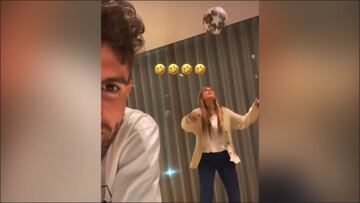 Pulisic presume la habilidad de su madre con el balón de la Champions