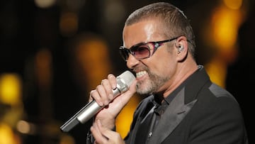 George Michael en un concierto solidario de la organización Sidaction en París, Francia.