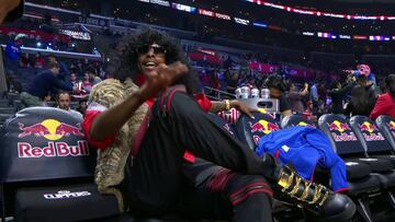 Paul Pierce se disfraza por Haloween... ¡En el banquillo!