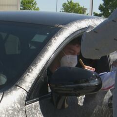 Fede Valverde paró en Valdebebas con los aficionados