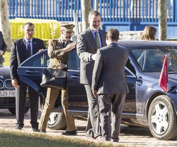 Los Reyes Felipe VI y Letizia visitaron la sede de la compañía Joma Sport en la localidad toledana de Portillo. La ministra de Defensa María Dolores de Cospedal y el presidente de Castilla-La Mancha Emiliano García-Page acompañaron a los monarcas.