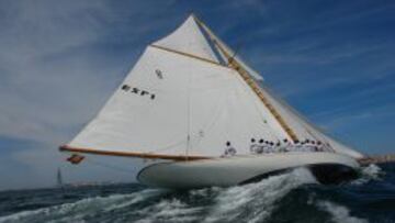 El 'Hispania' en plena regata