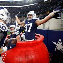The Cowboys head into Thanksgiving as favorites over Giants