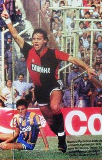 En 1992 el ex goleador fichó en Newell's y ahí una de las figuras el central Mauricio Pochettino, hoy DT sensación del Tottenham.