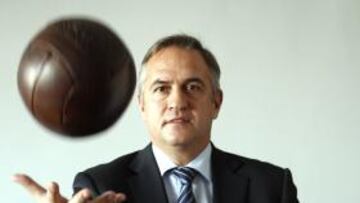 "El Barcelona jugará a las 12:00, como todos"