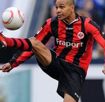 Ídolo del Houston Dynamo, Ricardo Clarke dejó el equipo de su vida para fichar por el Eintracht Frankfurt. Pasó la mayoría del tiempo lesionado y solo disputó 18 partidos en tres temporadas con el equipo alemán. Volvió al Houston Dynamo en 2012.