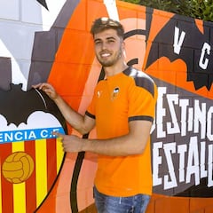 El Valencia le 'roba' al Éibar una de sus perlas