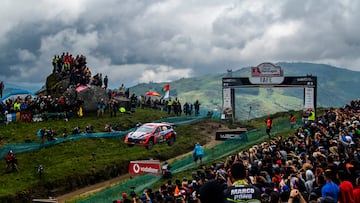 Dani Sordo (ESP) and Carrera C¨¢ndido (ESP) Of team HYUNDAI SHELL MOBIS WORLD RALLY TEAM perform during World Rally Championship Portugal in Porto, Portugal on May 22, 2022 // Jaanus Ree / Red Bull Content Pool // SI202205220340 // Usage for editorial use only //