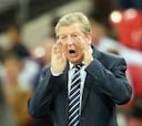 Hodgson cree que Inglaterra está "obsesionada por Rooney"