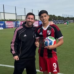 Una perla de River brilla ante Messi