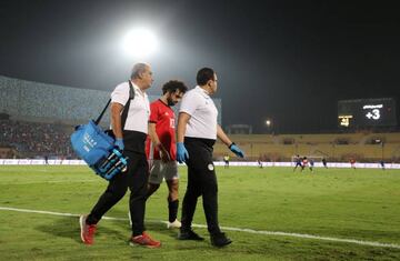 Mohamed Salah goes off injured