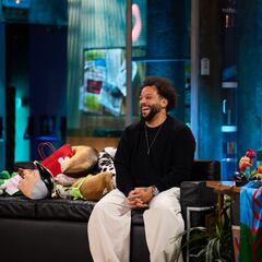 El regalo de Marcelo a David Broncano en ‘La Revuelta’: “Esto es feísimo”