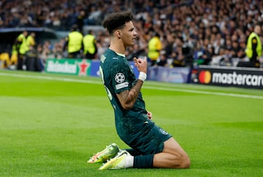 1-1. O'Reilly celebra el tanto.