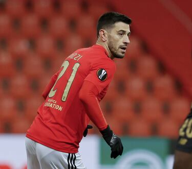 Uno de los artífices del título liguero del Benfica, parece que sin público ha perdido su olfato goleador. De los 23 tantos que consiguió la pasada temporada solo anotó cuatro tras jugarse a puerta cerrada. En lo que de temporada lleva dos goles en competición liguera.   