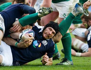 Scotland fly out of blocks with opening day win over Ireland