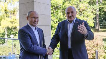 Russian President Vladimir Putin greets his Belarusian counterpart Alexander Lukashenko during a meeting in Sochi, Russia September 26, 2022. Sputnik/Gavriil Grigorov/Pool via REUTERS ATTENTION EDITORS - THIS IMAGE WAS PROVIDED BY A THIRD PARTY.