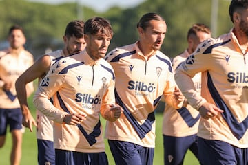 Lanchi en un entrenamiento con el Cdiz CF.