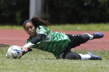 Atlético Nacional se alista para enfrentar a Santa Fe por los cuartos de final de la Liga Águila Femenina. La ida se jugará este 17 de mayo en Itagüí.  