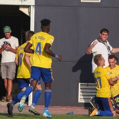 Todo le sale bien al Cádiz: su filial gana al San Fernando el 'derbi de la Bahía'