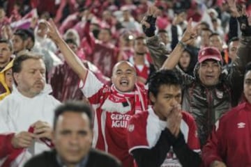 Imágenes de los hinchas en la final entre Santa Fe y Nacional