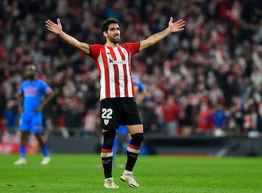 En agosto de 2015 fichó por el Athletic, club en el que militó hasta su retirada en 2024.