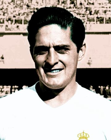 Jugó con el Real Madrid desde 1954 hasta el 1961. Con el Espanyol jugó la temporada 61/62.