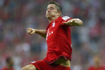 Robert Lewandowski celebra el segundo gol del Bayern Munich al Hamburgo.