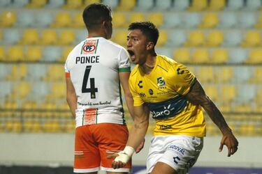 De abandonar Wanderers a ser figura en Everton: el camino del defensa 'goleador'