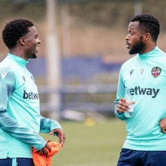 Doukouré regresa a una lista 218 días después