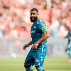 Fekir toma los mandos