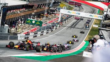 Max Verstappen, delante de un pelot&oacute;n de monoplazas en el GP de Austria, F1 2019. 