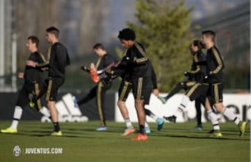 Cuadrado fue titular y figura de la Juve en su primer juego ante el City.