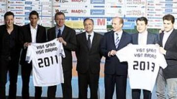 <b>COMPROMETIDOS. </b>Ramos, Kaká, Özil, Di María, Casillas y Benzema apoyaron la iniciativa.