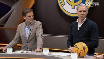 Ronald de Boer, y Marco Van Basten, en el programa de Ziggo Sport