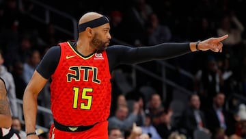 ATLANTA, GEORGIA - DECEMBER 18: Vince Carter #15 of the Atlanta Hawks reacts after hitting a three-point basket against the Washington Wizards at State Farm Arena on December 18, 2018 in Atlanta, Georgia. NOTE TO USER: User expressly acknowledges and agrees that, by downloading and or using this photograph, User is consenting to the terms and conditions of the Getty Images License Agreement. Kevin C. Cox/Getty Images/AFP
== FOR NEWSPAPERS, INTERNET, TELCOS & TELEVISION USE ONLY ==