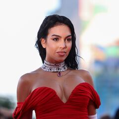 ‘Vogue’ se pronuncia sobre las fotos en las que se ve a Georgina irreconocible