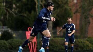 Raúl Jiménez se luce con asistencia en entrenamiento de los Wolves