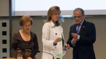 Un momento del sorteo de los playoffs de ascenso a Segunda División.