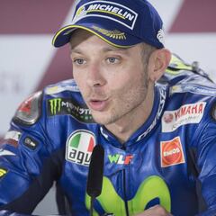 Rossi dedica su podio "a los que dicen que soy muy viejo"
