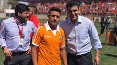 S&aacute;nchez, Vargas y Medel recibieron homenaje de Cobreloa.