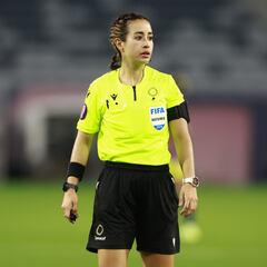 Una mujer vuelve a silbar en la Liga MX después de 20 años