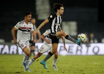 Matheus durante un partido ante Sao Paulo.