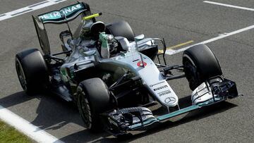 Nico Rosberg cruzando la meta tras ganar en Spa.