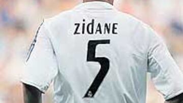 <b>SEGUIRÁ EN EL CLUB. </b>Zidane continuará ligado al Madrid.
