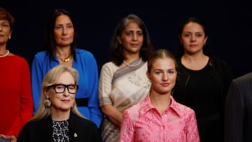 Spain's Princess Leonor and U.S. actor Meryl Streep take part in a medals ceremony ahead of the Princess of Asturias awards, in Oviedo, Spain October 20, 2023. REUTERS/Vincent West