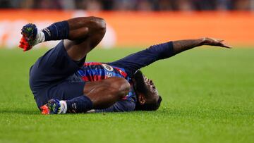 BARCELONA, SPAIN - OCTOBER 26: Franck Kessie of FC Barcelona injury during the UEFA Champions League match between FC Barcelona v Bayern Munchen at the Spotify Camp Nou on October 26, 2022 in Barcelona Spain (Photo by David S. Bustamante/Soccrates/Getty Images)