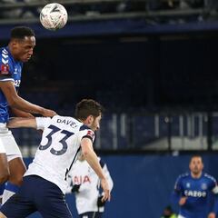 Doblete de Davinson, pero el clasificado es Everton de Mina