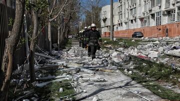 24 April 2022, Ukraine, Odesa: Firefighters walk through debris on a destroyed street in Odesa, after a rocket attack the day before. Photo: -/Ukrinform/dpa
24/04/2022 ONLY FOR USE IN SPAIN