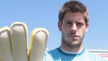 <b>ATAREADO. </b>Fabricio se las tendrá que ver hoy con una delantera que está en plena forma.