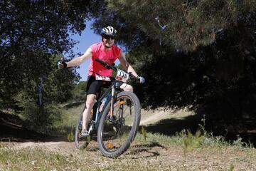 El circuito Du Cross Series cerró con nota la primera etapa de la temporada celebrando el décimo aniversario de duatlones en la localidad de Villanueva de la Cañada. La prueba congregó a cerca de 250 participantes entre los que destacaron los madrileños A